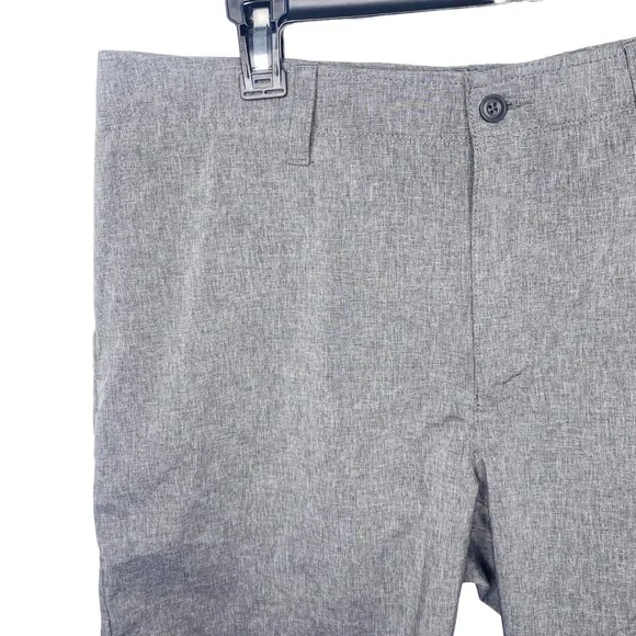 Mens PGA tour gray athletic golf shorts size 36 - Picture 3 of 4